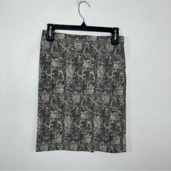 MM LaFleur Noho Lined Pencil Skirt in Black White Crackle Size 0P - Picture 3 of 14